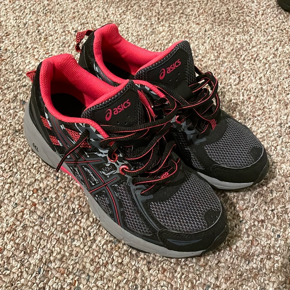 ASICS GEL VENTURE 6 running shoes black pink and gray size 6 women’s